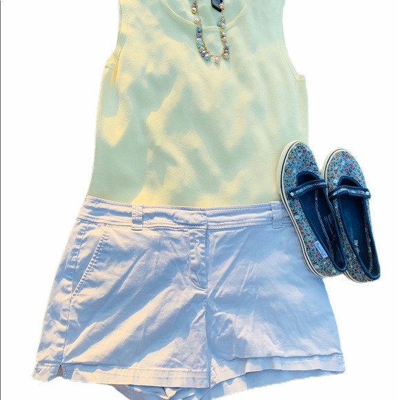 New York & Company Khaki Shorts Size 8 - Picture 2 of 9